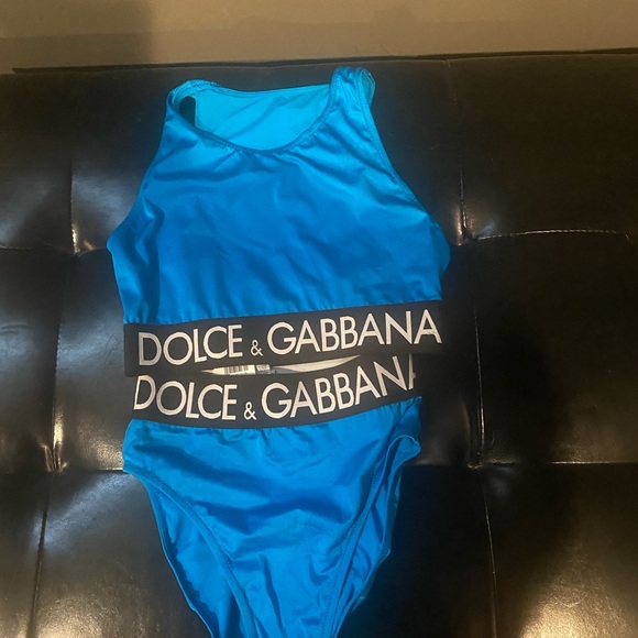 DOLCE & GABBANA
Logo-Band Two-Piece Swimsuit - Picture 2 of 4